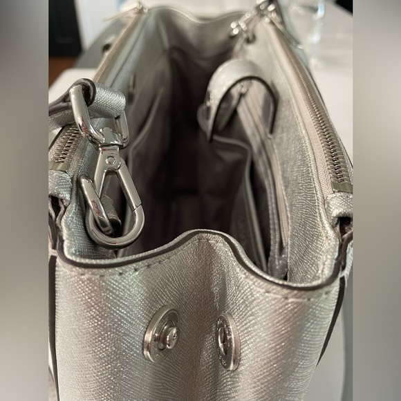 MICHAEL KORS Silver Metallic Satchel Crossbody Handbag - Picture 6 of 9